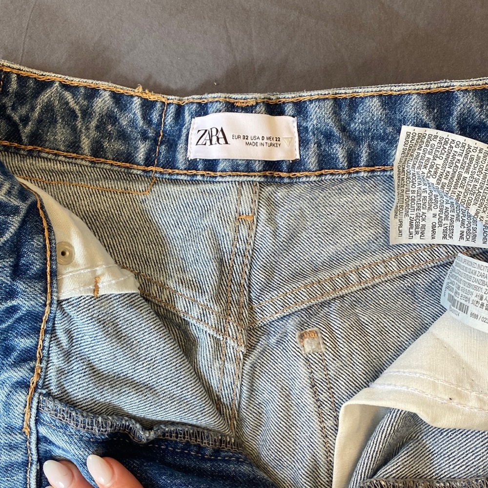 Zara wide leg raw edge high waist trendy jeans